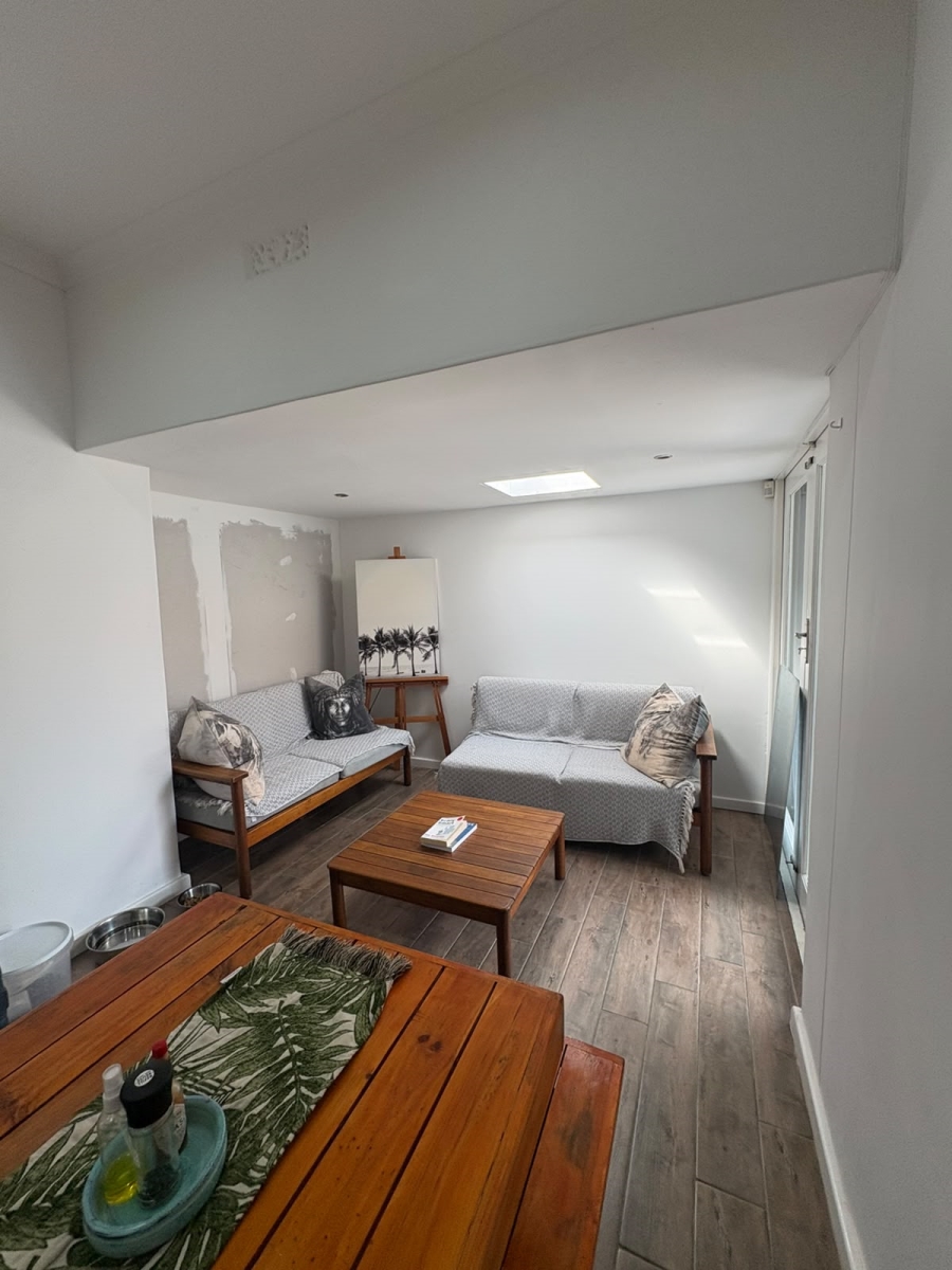 To Let 2 Bedroom Property for Rent in Claremont Western Cape